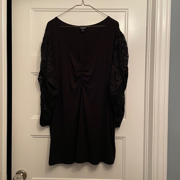 Black 4X top with lace/ruched sleeves - Picture 1 of 2